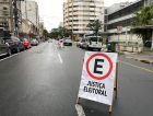 Justiça Eleitoral orienta eleitores a deixar locais de votação após registrar o voto