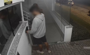 Polícia prende homem suspeito de realizar dois roubos em Criciúma