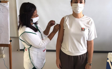 Policiais militares começam a receber vacina da gripe