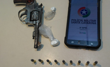 Homem é preso com arma e cocaína no Laranjinha