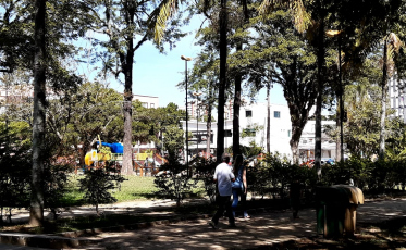 População volta à Praça do Congresso