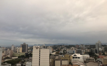 Terça-feira de tempo nublado e chuva à noite 