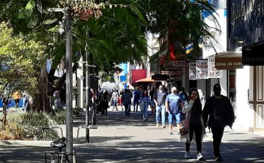 Com pelo menos 201 casos ativos de Covid-19 na Amrec, povo sai às ruas em Criciúma