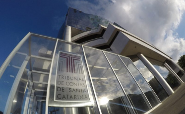 Apontando irregularidades, Justiça bloqueia bens de ex-secretários em Içara