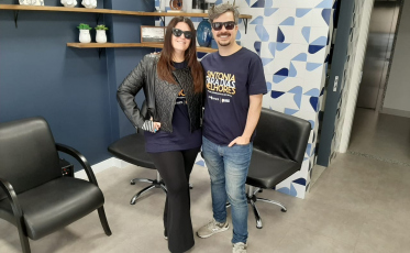 Tapete vermelho para Vitor Búrigo, novo integrante do Avesso (VÍDEO)