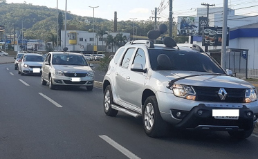 Motoristas de aplicativo protestam por mais segurança em Criciúma (VÍDEOS)