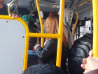 Passageira reclama de superlotação de ônibus em Criciúma 