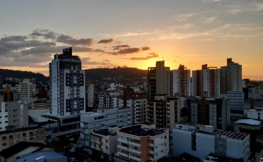 Começo do inverno será de calor em Criciúma