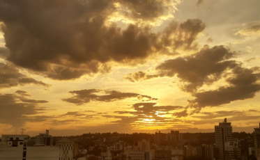 Tardes quentes e noites agradáveis no final de semana