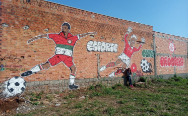 Pintura no Próspera engaja luta antirracista no futebol criciumense
