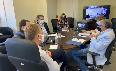 Direção da FECAM alinha pautas com o Estado no enfrentamento à Covid