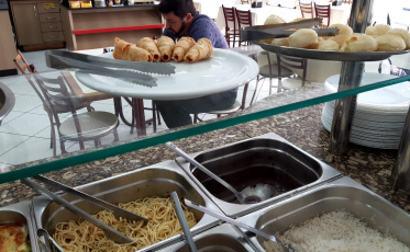 Nova lei federal pode facilitar doação de alimentos por restaurantes