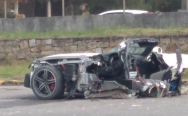 Veículo parte ao meio em acidente na BR-101 em Biguaçu