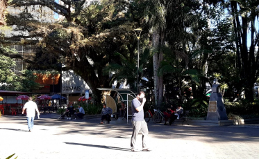 O medo do coronavírus reduz movimento no centro de Criciúma