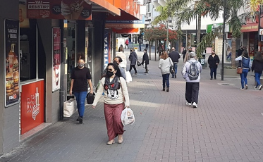 Com multa, praticamente todos de máscara (VÍDEO)