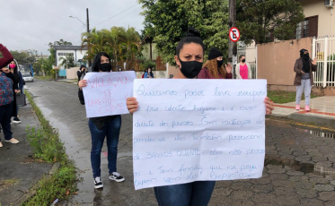 Familiares protestam por melhorias no atendimento aos presos (VÍDEO)