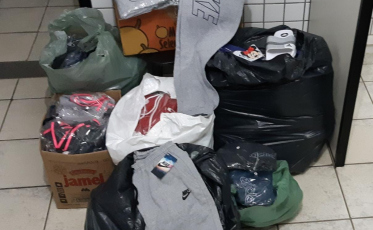 Quatro mulheres são presas por furto de roupas em loja de departamento 