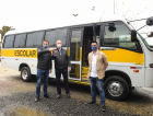 Apae de Braço do Norte recebe micro-ônibus através do deputado Ricardo Guidi