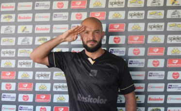 Michel chegou e já vestiu a Carvoeira (VÍDEOS)