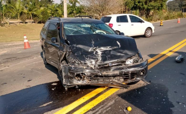 Uma pessoa ferida em acidente entre dois veículos na SC-108 