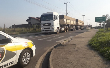 Os transtornos causados por veículos pesados no centro de Criciúma