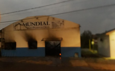 Incêndio atinge templo religioso em Sombrio