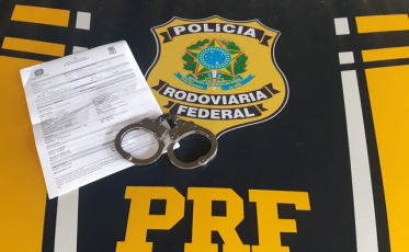 PRF prende motorista de Rondônia em Tubarão