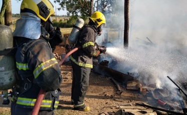 Galpão é destruído pelo fogo em Forquilhinha