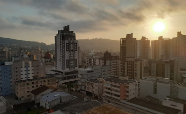 Vento sul deixa região nublada nesta sexta-feira