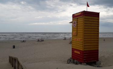 Ser praia de mar aberto traz a bandeira vermelha ao Rincão