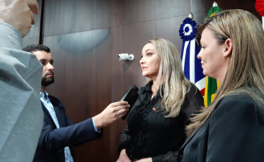Daniela Reinehr anunciará projetos próprios em período como governadora