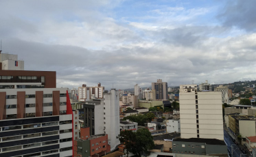 Tempo segue nublado na região 