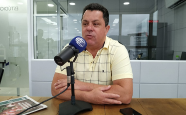 Naatz ataca Moisés: 'governo é uma confraria de amigos