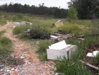 O problema do abandono de lixo em terrenos vazios do Rincão