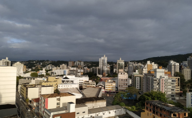 Tempo chuvoso até o final de semana em toda a região