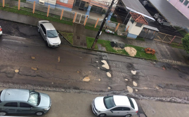 Obra de repavimentação de rua no Santa Bárbara está há mais de dois meses sem conclusão