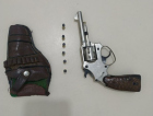 Homem é preso por porte ilegal de arma de fogo