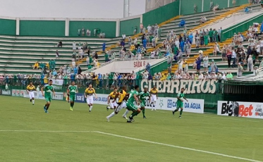Em jogo fraco, Chapecoense e Criciúma ficam no empate
