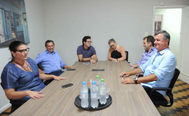 Reunião no PSD apresenta a enfermeira Kenia Ortolan como pré-candidata a vereadora