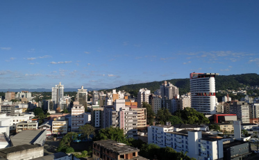 Domingo de sol e pancadas de chuva de verão no sul catarinense 