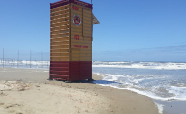 A ressaca pegou até o mar no Carnaval e afastou banhistas da orla no Rincão