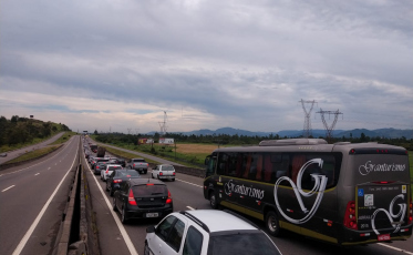 BR-101 quase parada de Garopaba a Araranguá 