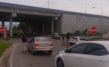 PRF realiza monitoramentos na saída de Laguna 