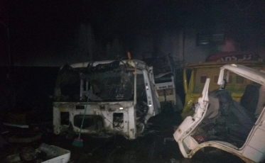 Galpão de alvenaria é consumido por chamas em Tubarão 