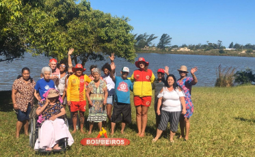 Idosos da Casa de Repouso Cantinho do Idoso participam de piquenique na Lagoa dos Freitas
