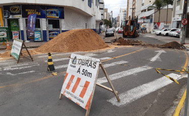 Rede coletora de esgoto na Felipe Schmidt deve atender 3 mil pessoas