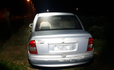 Carro roubado é recuperado após fuga na BR-101