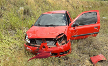 Dois veículos colidem na Via Rápida, em Içara