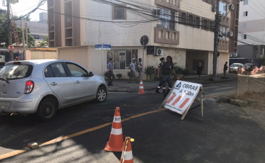 Manhã é de transtorno no trânsito nas ruas Itajaí e Felipe Schmidt