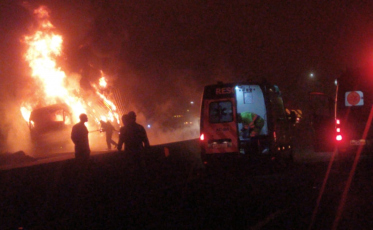 Homem morre carbonizado em acidente na BR-101